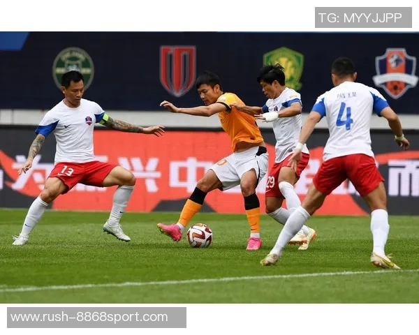 青岛海牛足球俱乐部奋勇争先努力拼搏迎接新赛季挑战与机遇